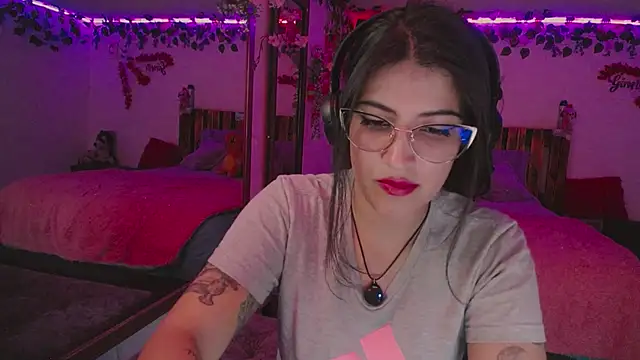 azahar  ziiz online show from November 12, 2025, 1:50 am