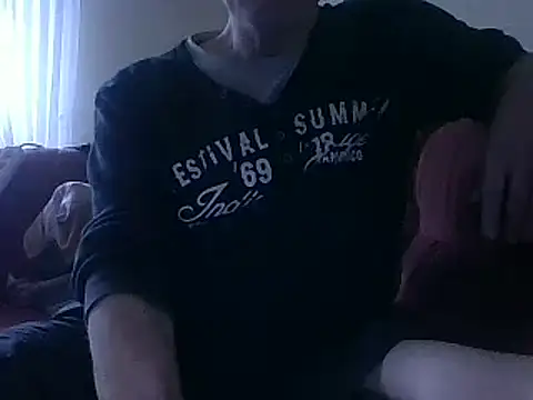 Snapshot of HornyRalfi55 chatting on December 6, 2024, 1:11 pm HornyRalfi55 online show from December 6, 2024, 1:11 pm