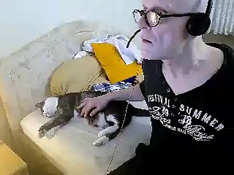 Snapshot of HornyRalfi55 chatting on March 12, 2025, 5:38 pm HornyRalfi55 online show from March 12, 2025, 5:38 pm