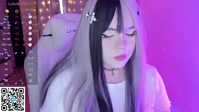 SelenaCute online show from March 10, 2026, 5:56 am