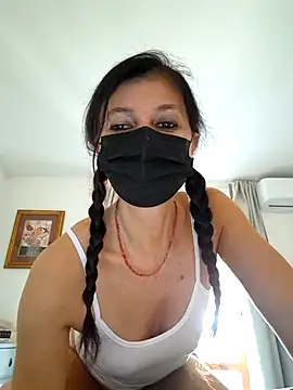 Snapshot of Silvia_Zeno chatting on November 6, 2025, 1:23 pm Silvia Zeno online show from November 6, 2025, 1:23 pm