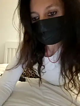 Snapshot of Silvia_Zeno chatting on November 28, 2025, 9:45 am Silvia Zeno online show from November 28, 2025, 9:45 am