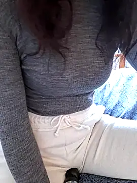 Snapshot of Silvia_Zeno chatting on February 5, 2026, 12:10 pm Silvia Zeno online show from February 5, 2026, 12:10 pm