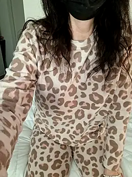 Snapshot of Silvia_Zeno chatting on February 19, 2026, 4:19 am Silvia Zeno online show from February 19, 2026, 4:19 am