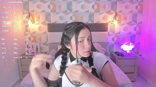 megancero online show from January 14, 2025, 12:35 pm