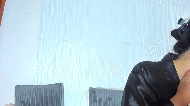 Abby  colins online show from April 8, 2026, 2:17 pm