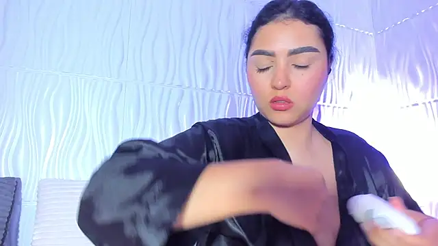 Abby  colins online show from April 24, 2026, 7:38 pm