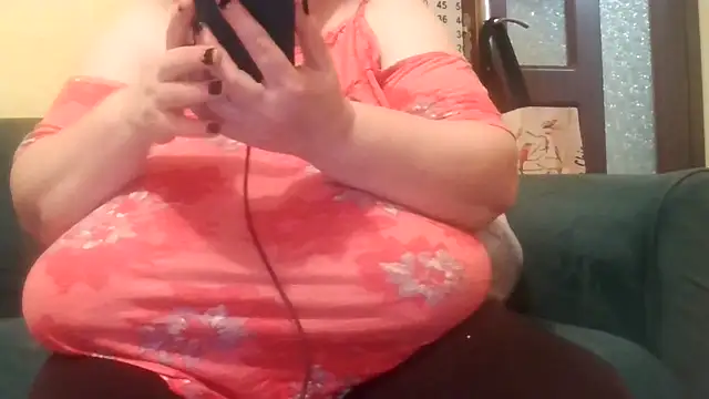 Snapshot of Nataliesbestjuggs chatting on March 22, 2026, 5:27 pm Nataliesbestjuggs online show from March 22, 2026, 5:27 pm