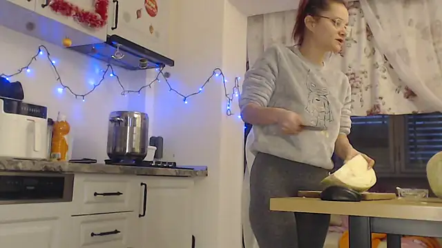 Snapshot of Tasty_Shape chatting on February 2, 2025, 3:39 pm Tasty Shape online show from February 2, 2025, 3:39 pm