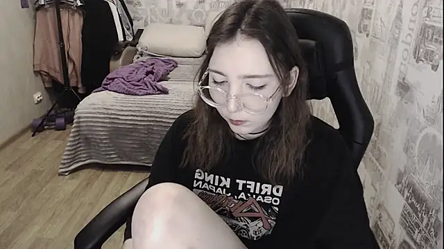 AmeliaKamishiro online show from December 2, 2024, 12:29 pm