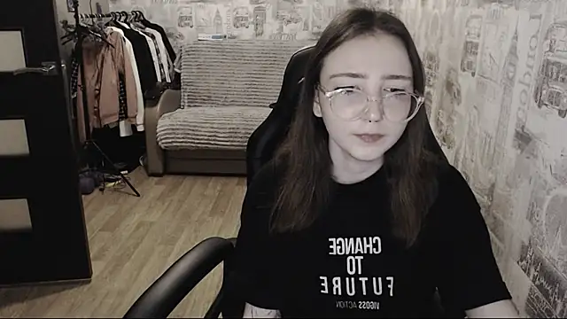 AmeliaKamishiro online show from December 11, 2024, 1:06 pm