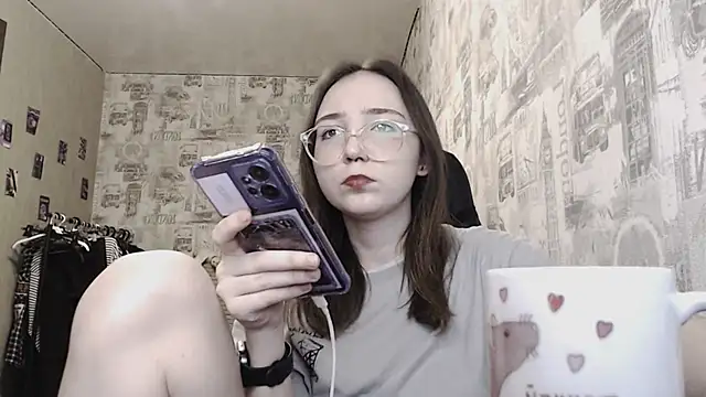 AmeliaKamishiro online show from February 4, 2025, 6:06 pm