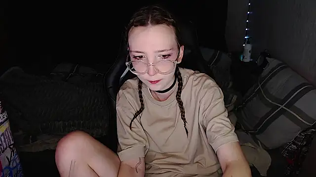 AmeliaKamishiro online show from November 14, 2025, 1:37 am