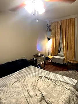 Snapshot of MnM4ever chatting on November 7, 2025, 4:23 am MnM4ever online show from November 7, 2025, 4:23 am