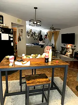 Snapshot of MnM4ever chatting on November 15, 2025, 4:32 am MnM4ever online show from November 15, 2025, 4:32 am