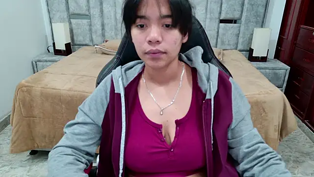 laureentt  online show from April 20, 2026, 3:09 am