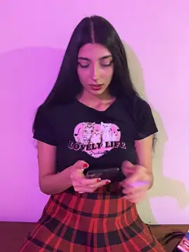 Snapshot of Felicia_smok3 chatting on January 13, 2025, 2:39 am Felicia smok3 online show from January 13, 2025, 2:39 am