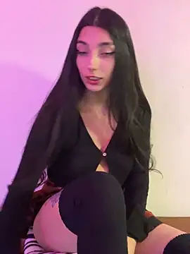 Snapshot of Felicia_smok3 chatting on February 8, 2025, 4:14 am Felicia smok3 online show from February 8, 2025, 4:14 am