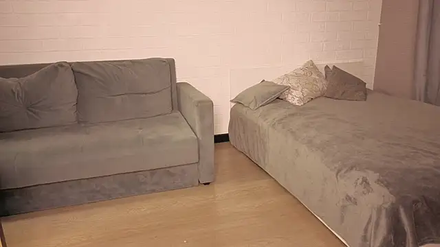 Ashley-Urban online show from November 10, 2025, 5:01 pm