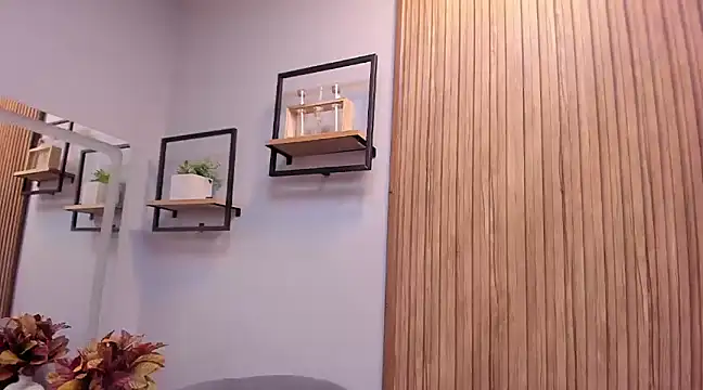 Eva Macalliter online show from December 20, 2024, 9:32 am