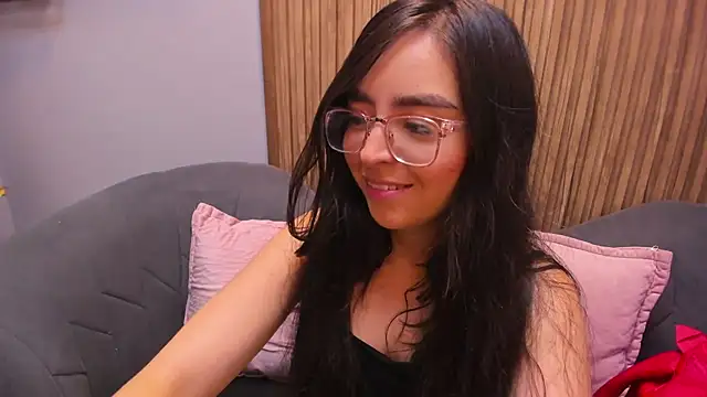 Eva Macalliter online show from December 29, 2024, 5:21 am