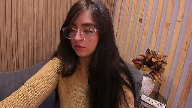 Eva Macalliter online show from February 13, 2025, 2:45 am