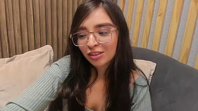 Eva Macalliter online show from March 19, 2025, 8:55 am