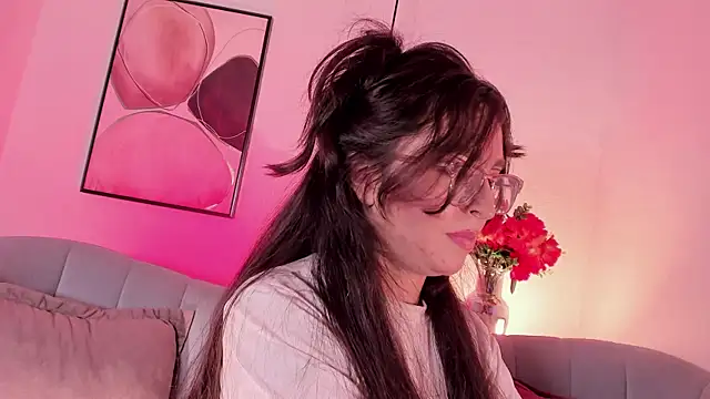 Eva Macalliter online show from March 27, 2026, 8:26 am