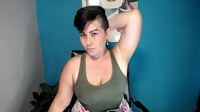 Snapshot of Sunny_rayz_ chatting on May 27, 2026, 6:27 pm Sunny rayz online show from May 27, 2026, 6:27 pm