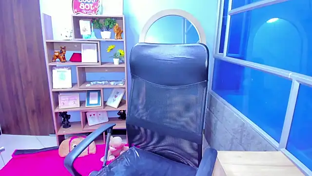 HornySlut69  online show from February 18, 2025, 2:16 am