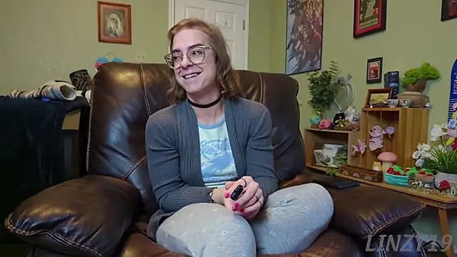 Linzy 19 online show from January 30, 2025, 3:33 am