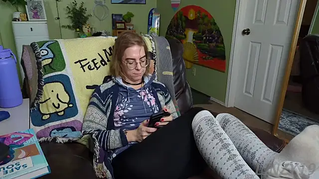 Linzy 19 online show from February 4, 2025, 5:12 pm