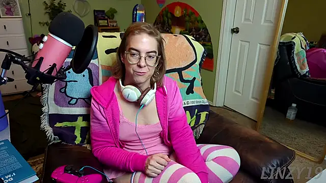 Linzy 19 online show from March 3, 2025, 3:41 am