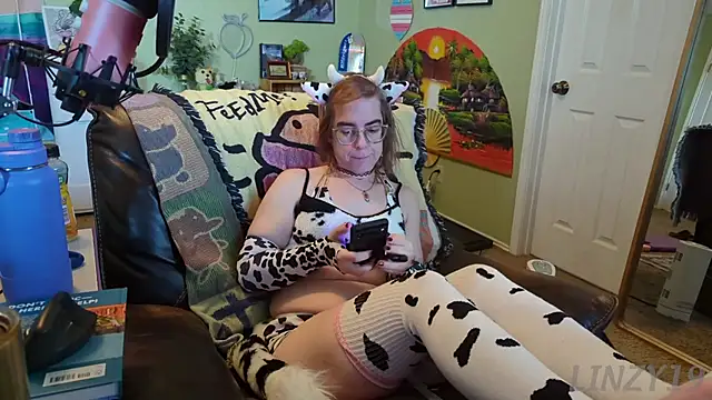 Linzy 19 online show from March 13, 2025, 2:33 pm