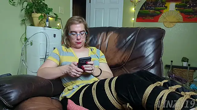 Linzy 19 online show from September 14, 2025, 3:38 am