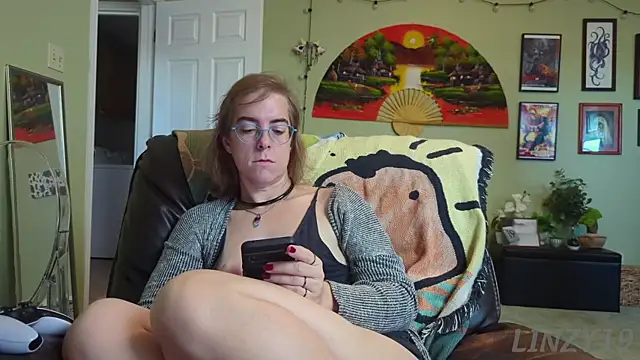 Linzy 19 online show from September 25, 2025, 2:21 pm