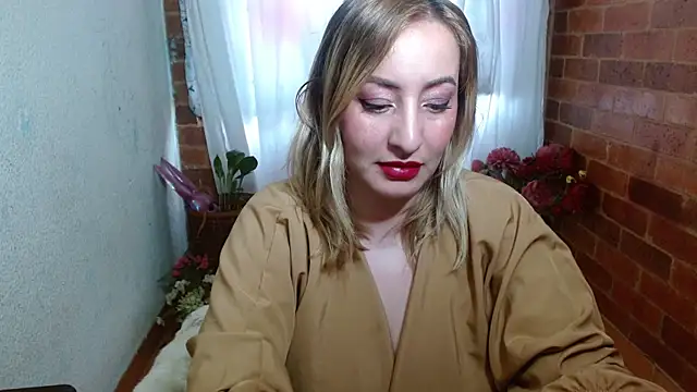 rashellroses22 online show from February 7, 2025, 9:04 pm