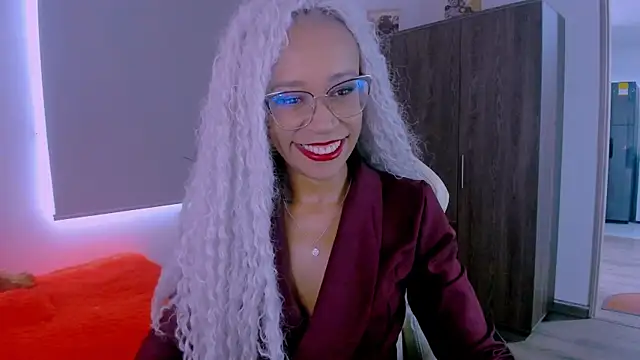 Snapshot of ScarlettMalbec chatting on July 7, 2026, 8:35 pm ScarlettMalbec online show from July 7, 2026, 8:35 pm