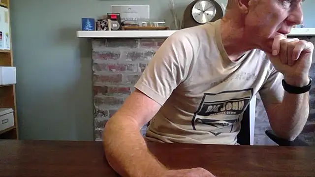 jiggy77777 online show from February 24, 2025, 11:41 pm