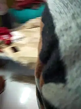 COUPLLE VILLAGE online show from November 24, 2025, 3:06 am