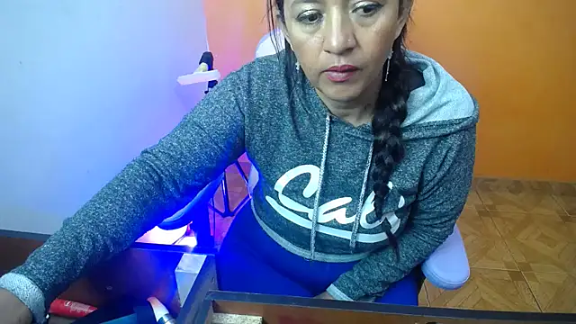 daleska ayala 1 online show from January 27, 2025, 4:43 pm