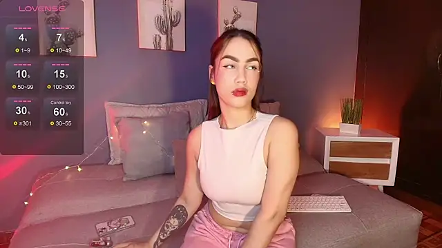 Snapshot of emily_roberts1 chatting on October 10, 2025, 5:06 am emily roberts1 online show from October 10, 2025, 5:06 am