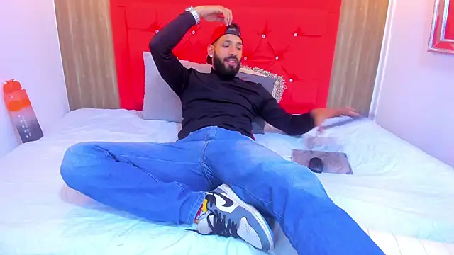 Thiagogomez online show from January 24, 2025, 12:31 pm