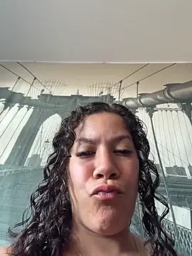 Snapshot of Bigbuttbrooklynn chatting on April 28, 2026, 12:20 am Bigbuttbrooklynn online show from April 28, 2026, 12:20 am