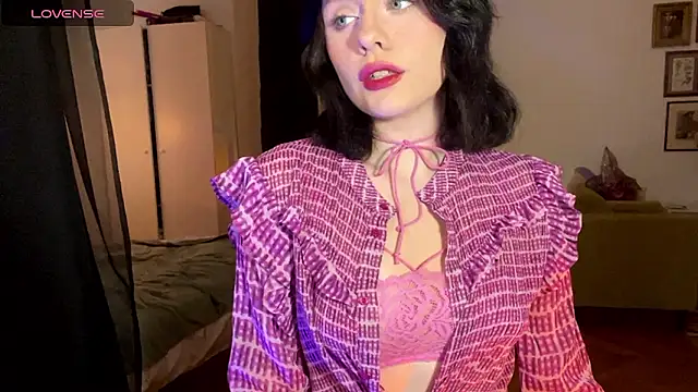 Snapshot of sunshine_lina chatting on December 7, 2024, 7:54 pm sunshine lina online show from December 7, 2024, 7:54 pm