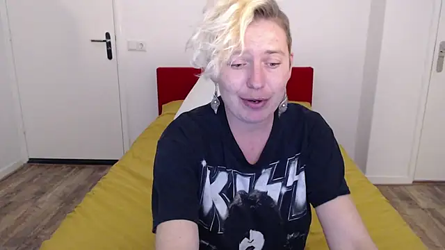 Snapshot of cumfun chatting on February 23, 2025, 2:35 pm cumfun online show from February 23, 2025, 2:35 pm