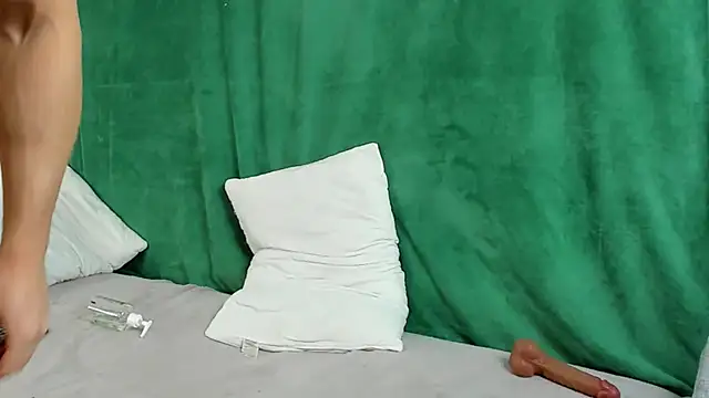 Georgearmwrestler online show from January 8, 2025, 4:33 pm