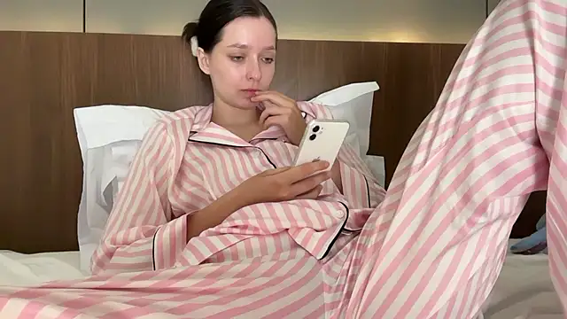  liatris  online show from December 9, 2024, 11:47 am