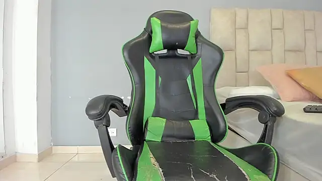 aida rose  online show from January 4, 2025, 7:02 pm