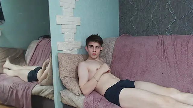 Student Oliver online show from February 22, 2025, 9:04 pm